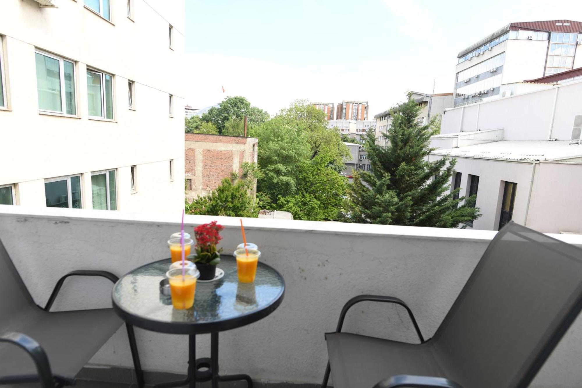 Cinema Vardar Apartment Skopie Exterior foto